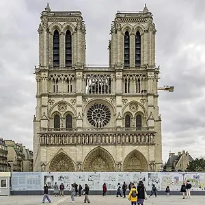 https://lovely-studio-next-to-notre-dame.fr-paris.fr